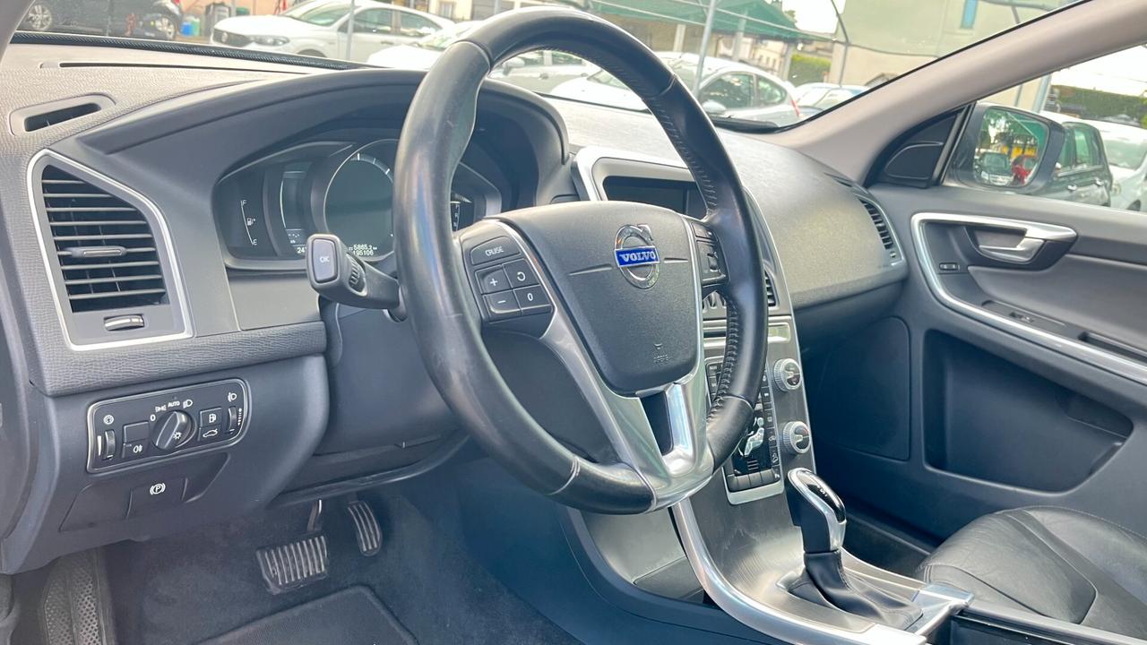 Volvo XC 60 XC60 D4 AWD Geartronic Momentum N1