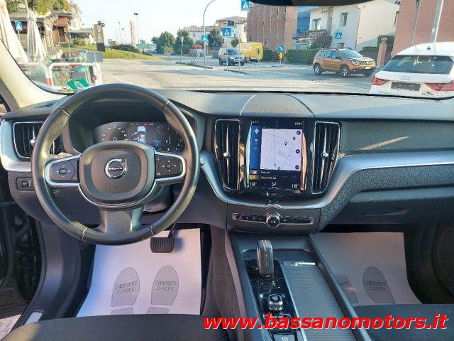 VOLVO XC60 B4 (d) AWD Geartronic Momentum Pro PROMO PRIMAVERA