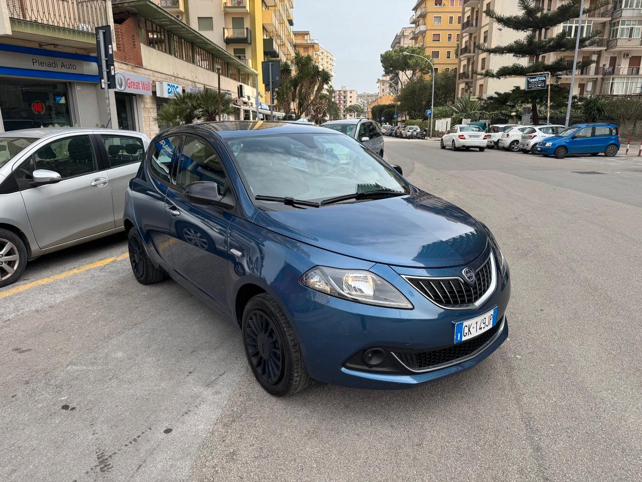 Lancia Ypsilon 1.0 FireFly 5 porte S&S Hybrid Ecochic Silver
