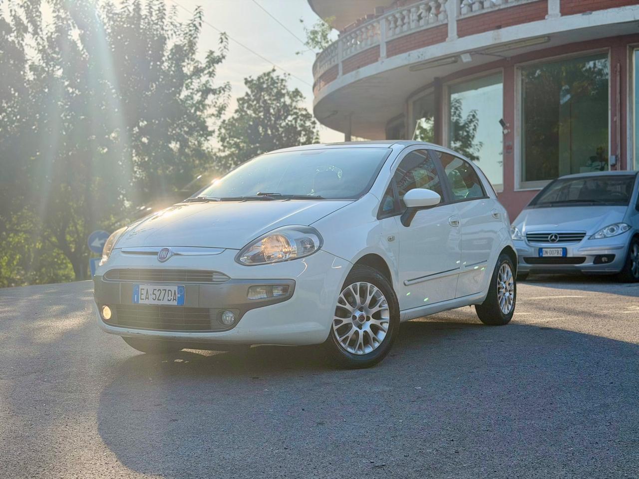 Fiat Punto Evo 2011 1.4 benzina/gol scade 2030 ok neopatentati ! ! !