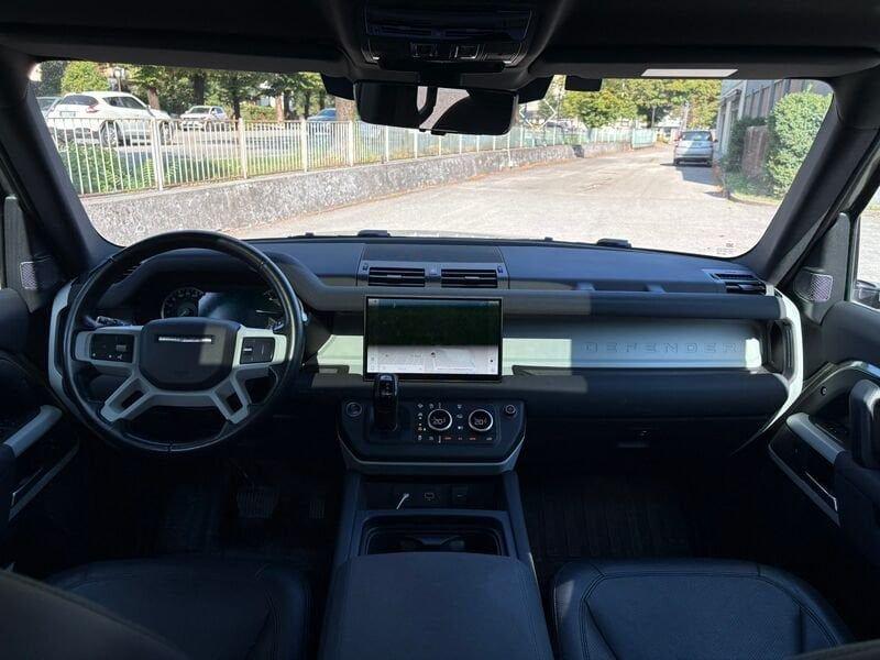 Land Rover Defender 3.0 D6 250 110 AWD auto.