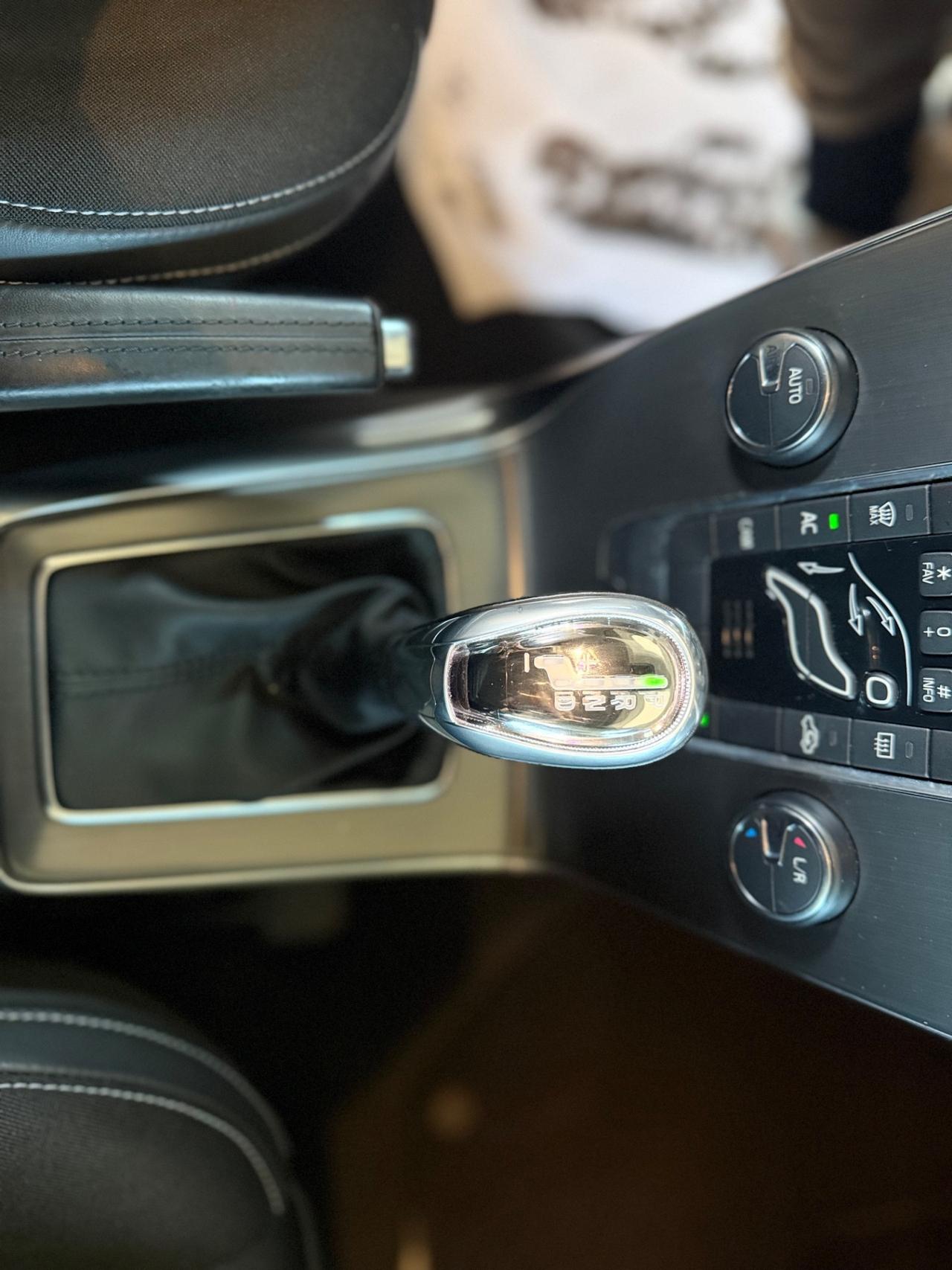 Volvo V40 D3 Geartronic Momentum