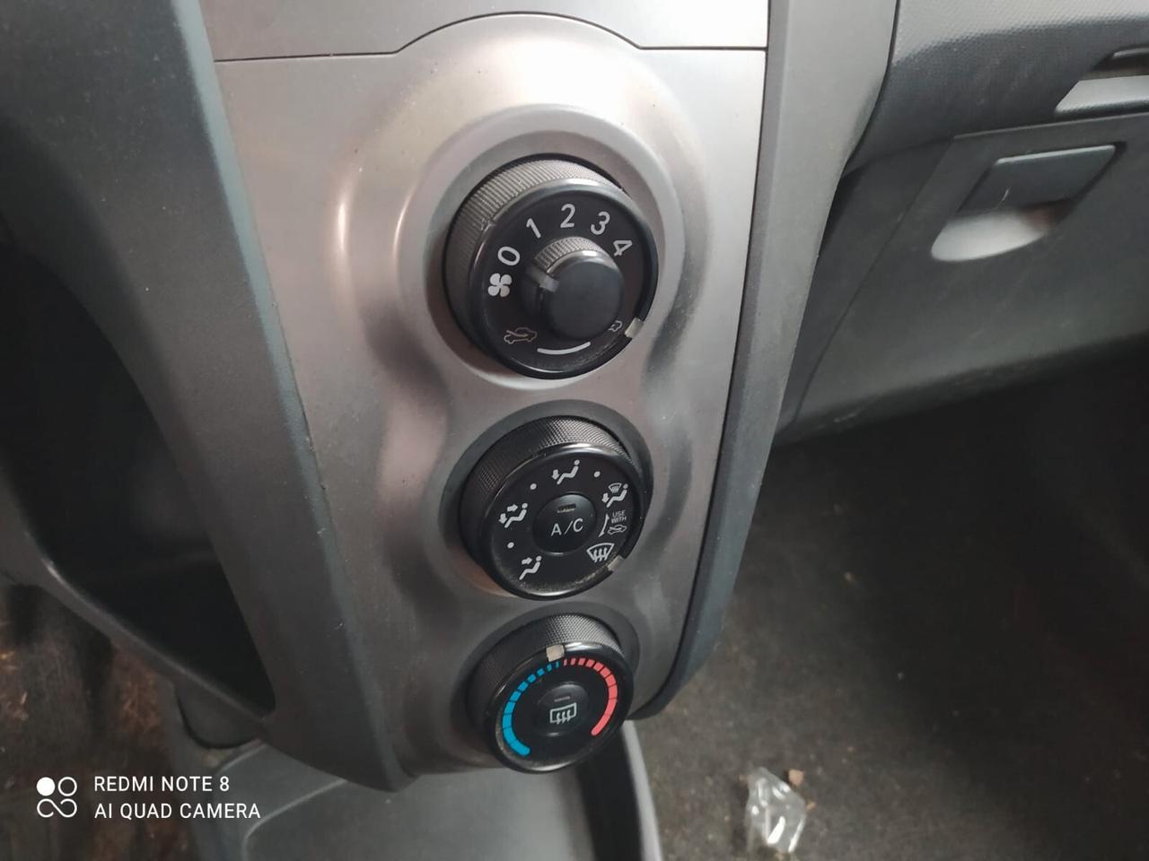 Toyota Yaris 1.0 Luxury pack