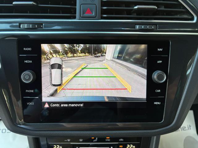 VOLKSWAGEN Tiguan 2.0 TDI 150 CV SCR DSG R-Line CERCHI DA 20''
