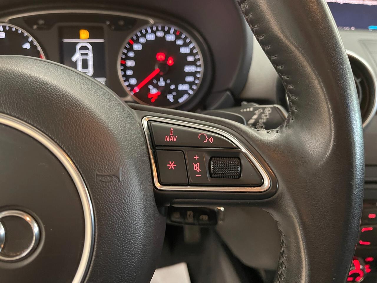 Audi A1 Sportback spb Ambition 1.6TDI s-tronic-LEGGI SOTTO