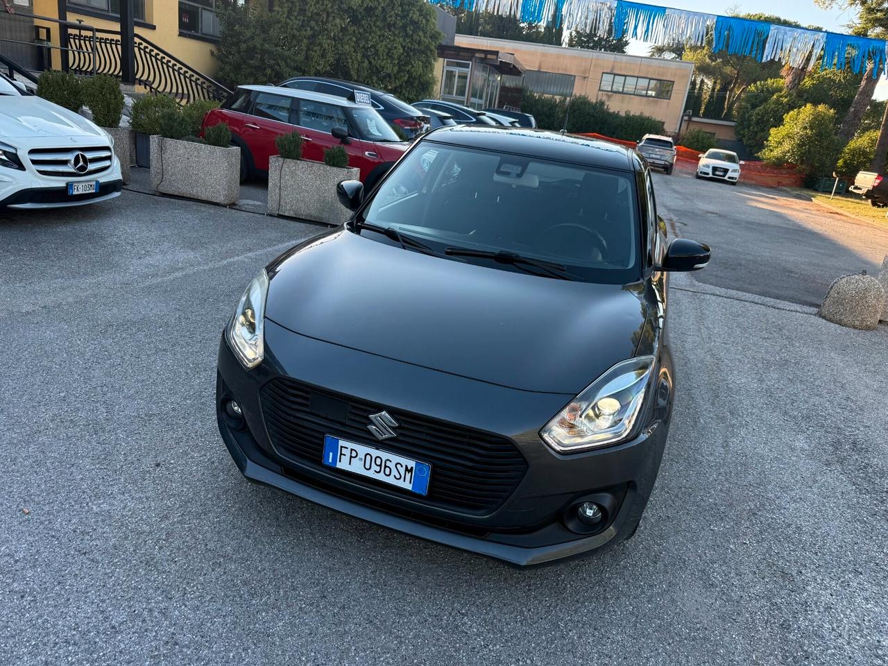 "UNA CHICCA" Suzuki Swift 1.2 Hybrid Top + GPL