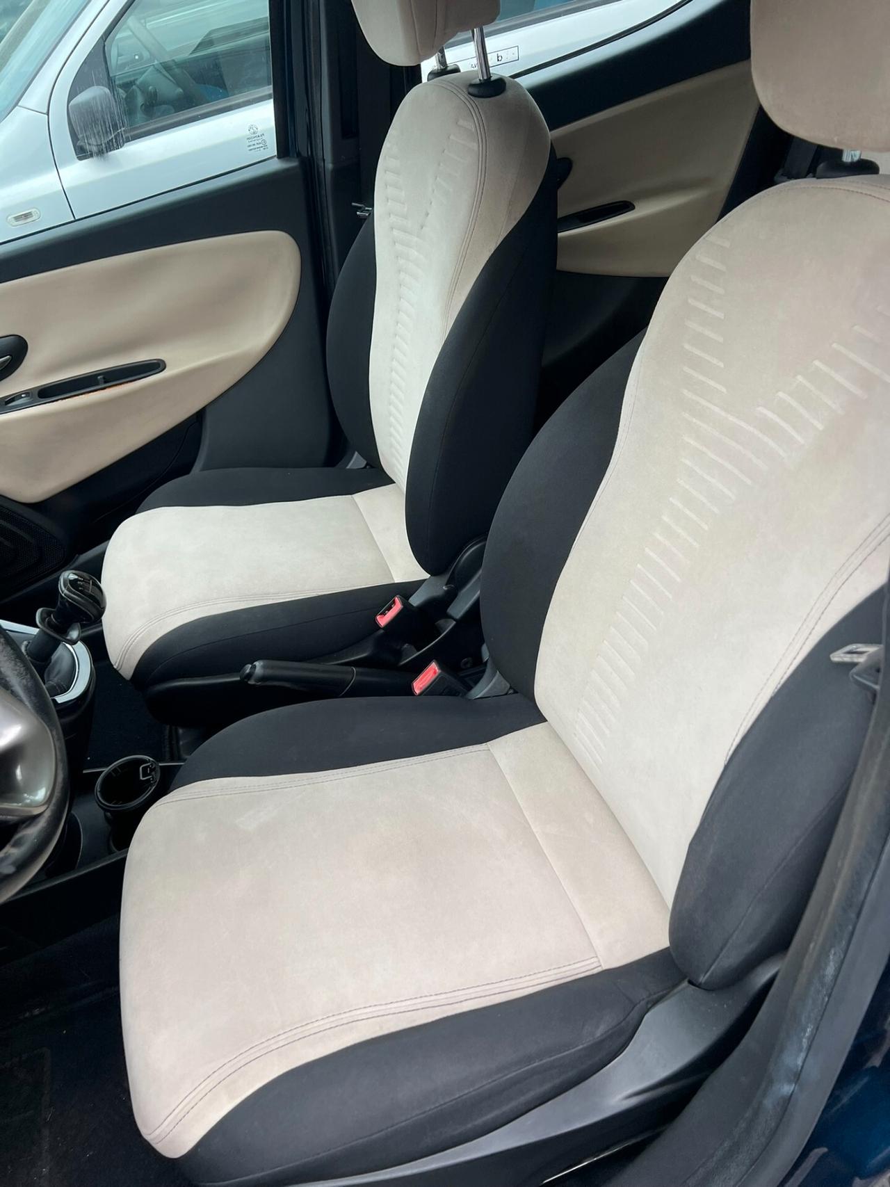 Lancia Ypsilon 1.2 69 CV 5 porte Platinum