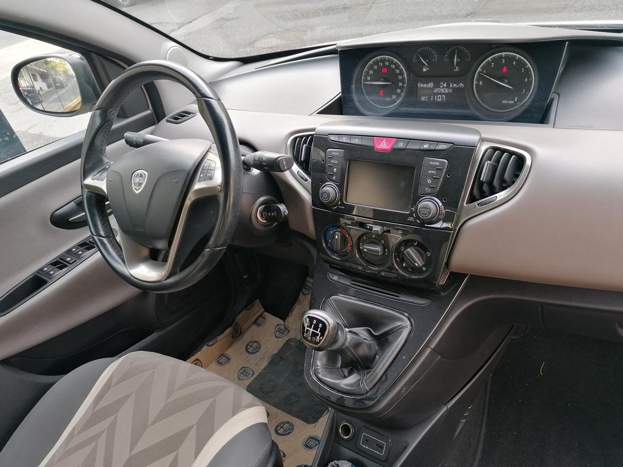 Lancia Ypsilon 1.2 69 CV 5 porte GPL Ecochic Gold