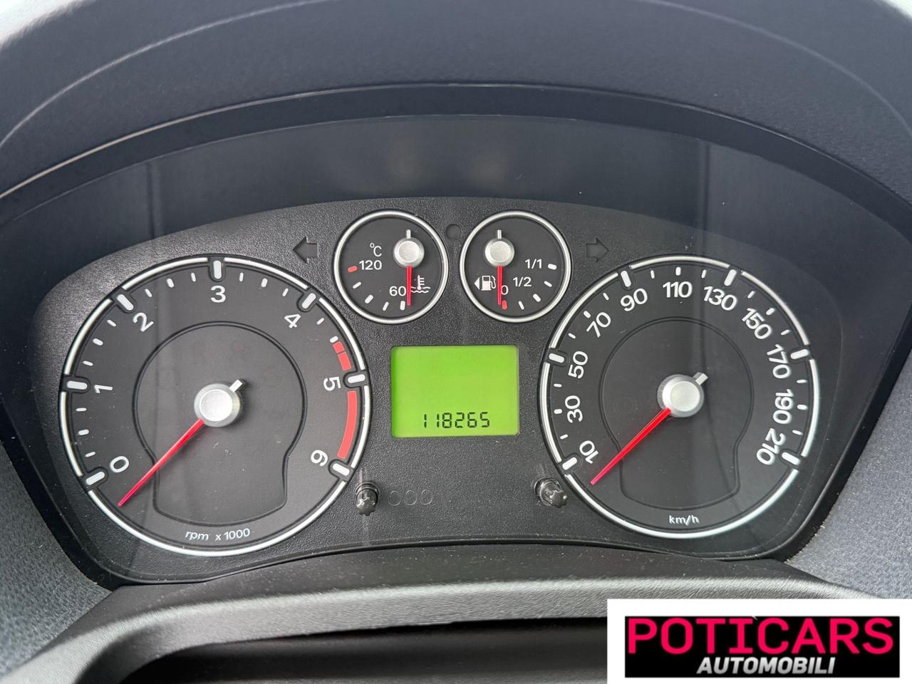 Ford Fiesta 1.5 TDCi 75CV 5