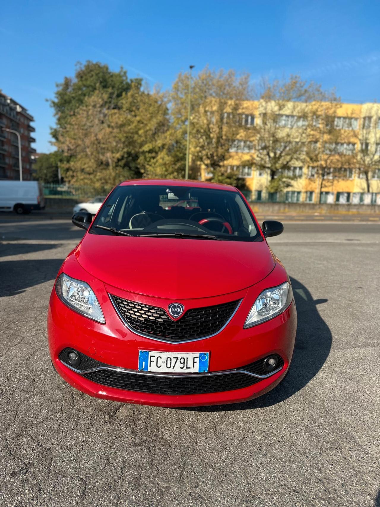 Lancia Ypsilon 1.2 69 CV 5 porte Platinum
