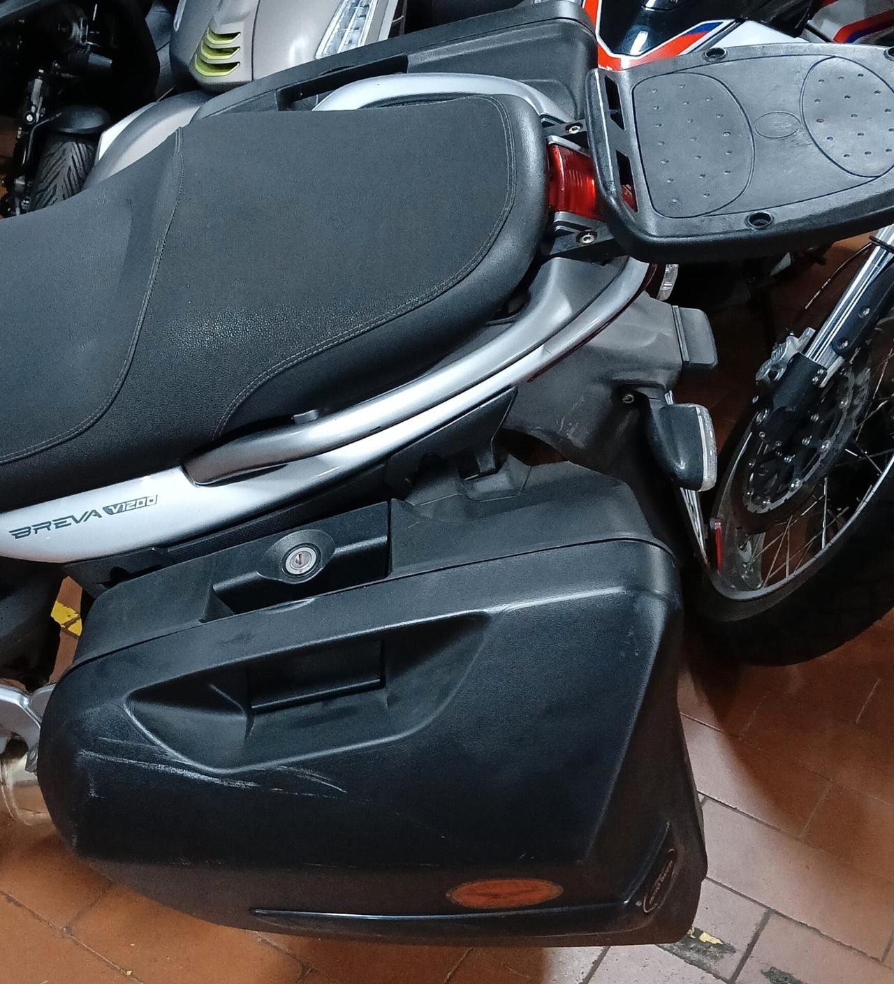 Moto Guzzi Breva 1200 MOTO GUZZI BREVA 1200 E3