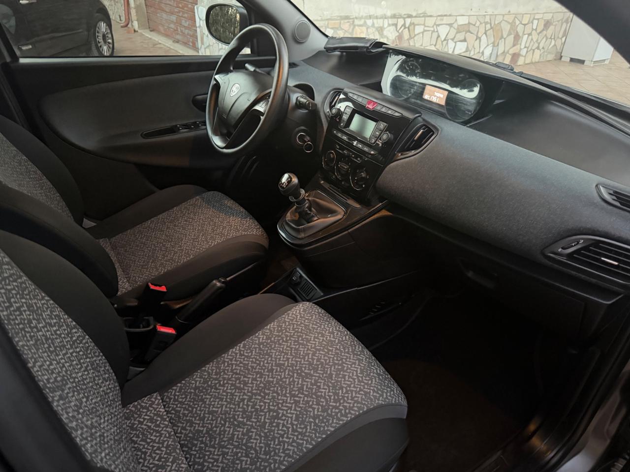 Lancia Ypsilon 1.0 FireFly 5 porte S&S Hybrid Silver Plus