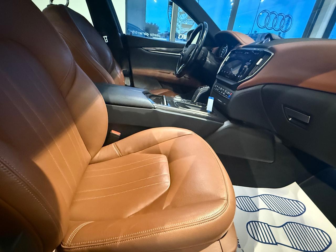 Maserati Ghibli GRANLUSSO