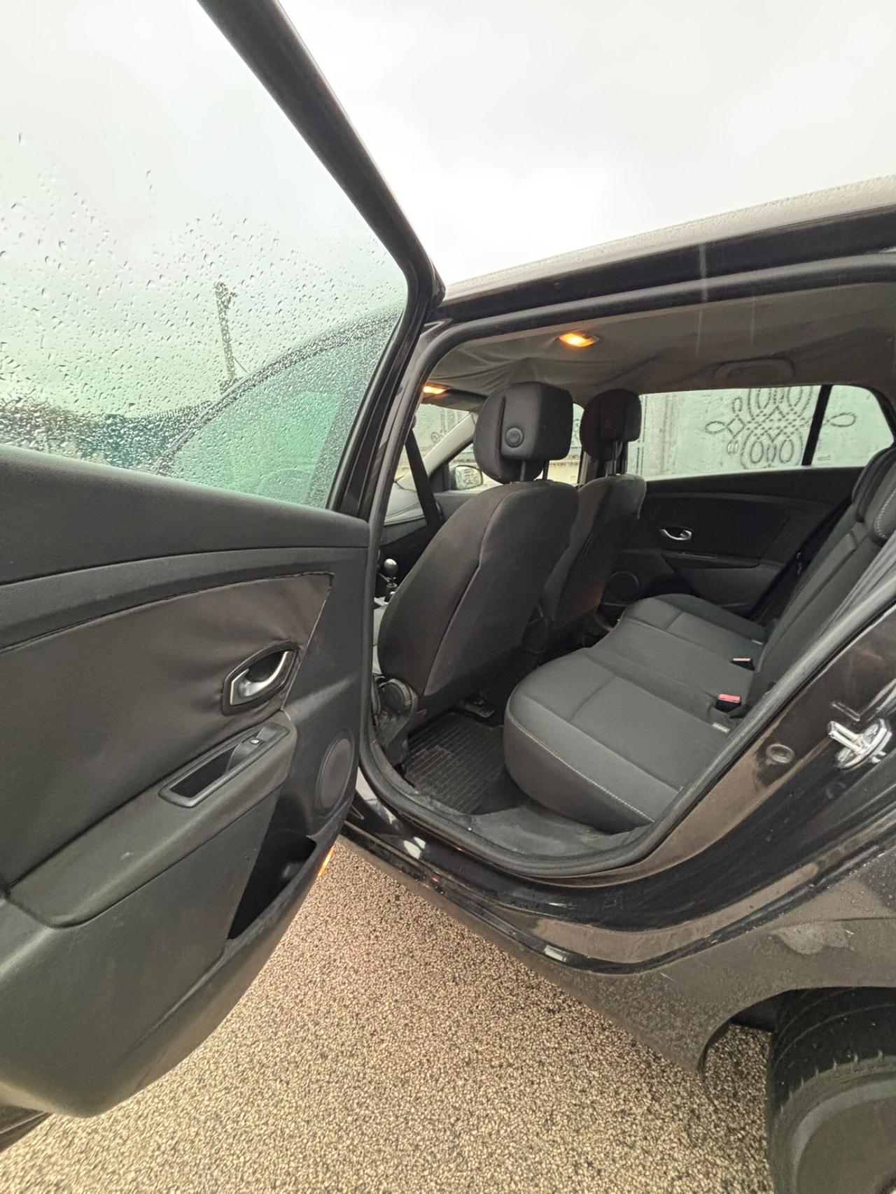 Renault Megane Mégane 1.5 dCi 110CV SporTour Luxe ANNO 2010