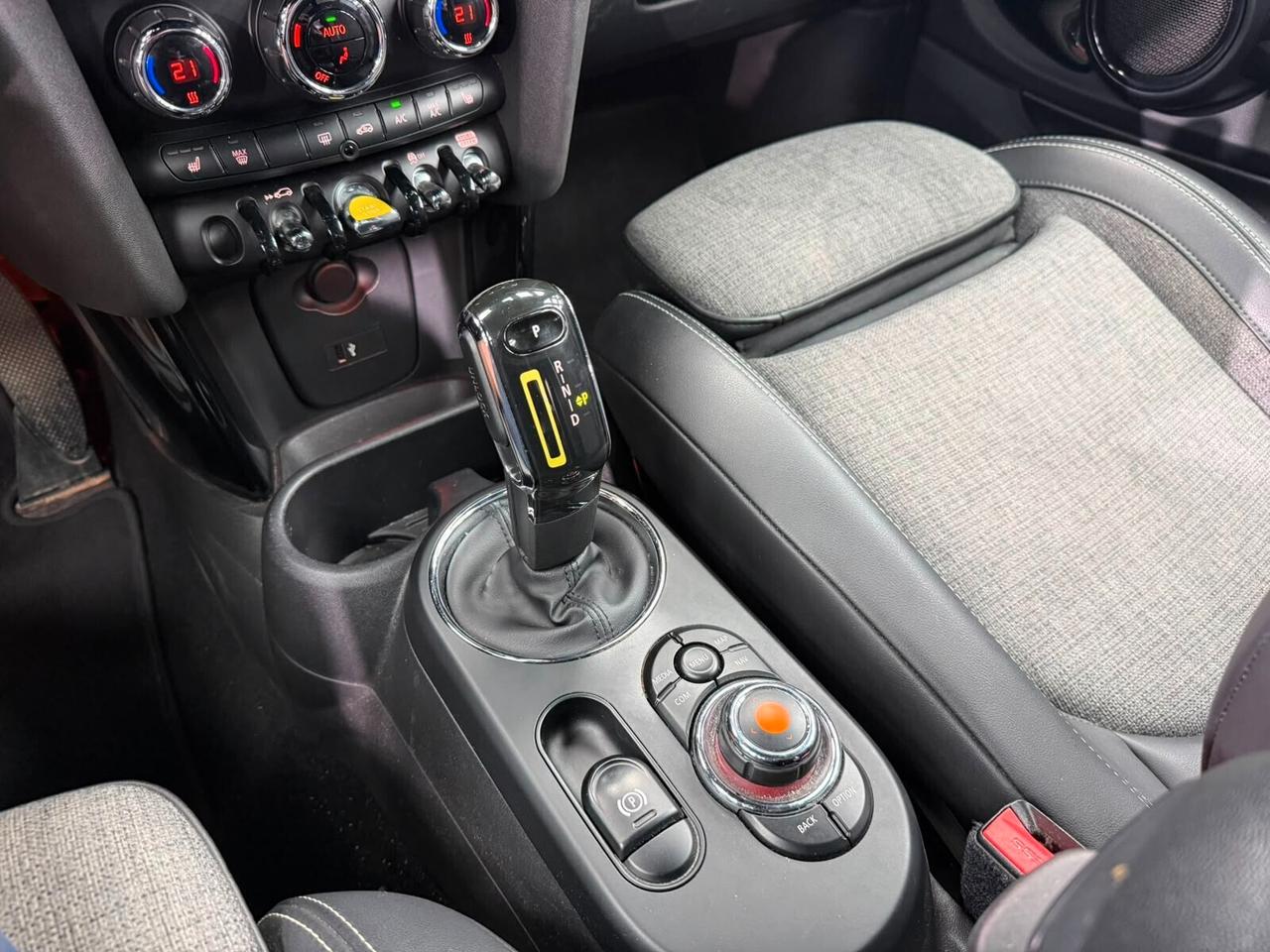 Mini Cooper SE XL (934)