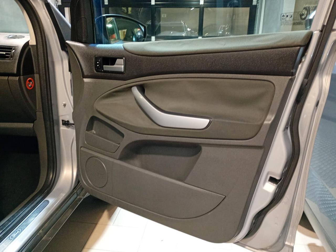 Ford Kuga 2.0 TDCi 140 CV 2WD Titanium