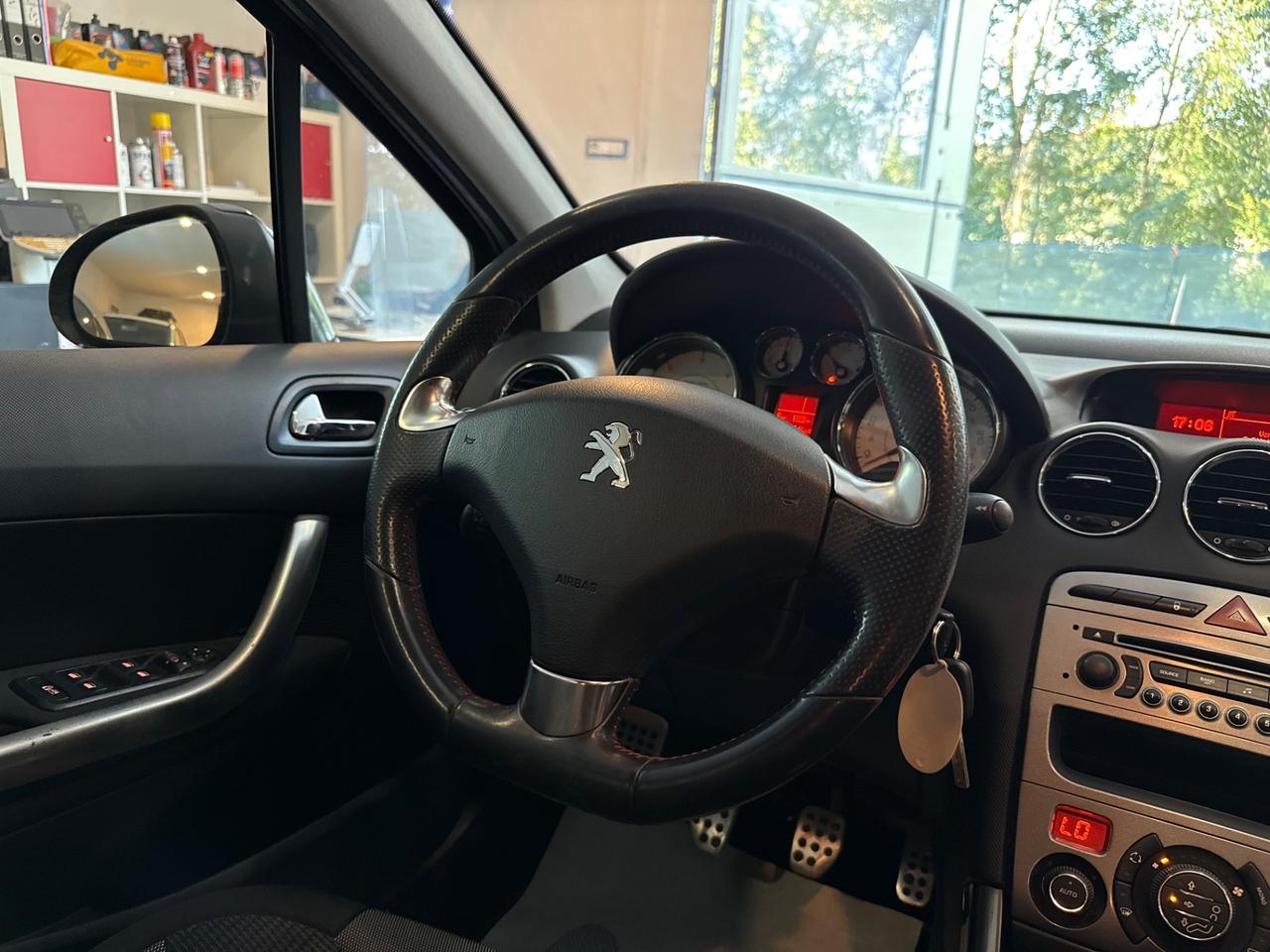Peugeot 308 1.6 diesel anno 2013 neopatentati