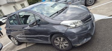 Toyota yaris 1000 benzina
