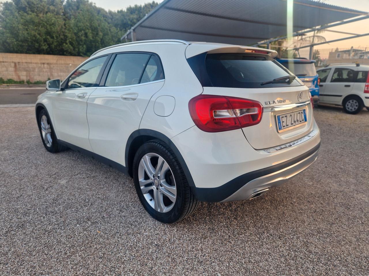 Mercedes-benz GLA 180 d Premium