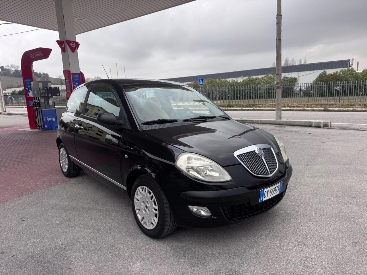 Lancia Ypsilon 1.2 Argento