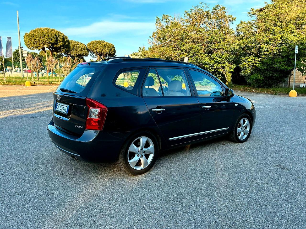 Kia Carens 2.0 16V CRDi VGT LX Family