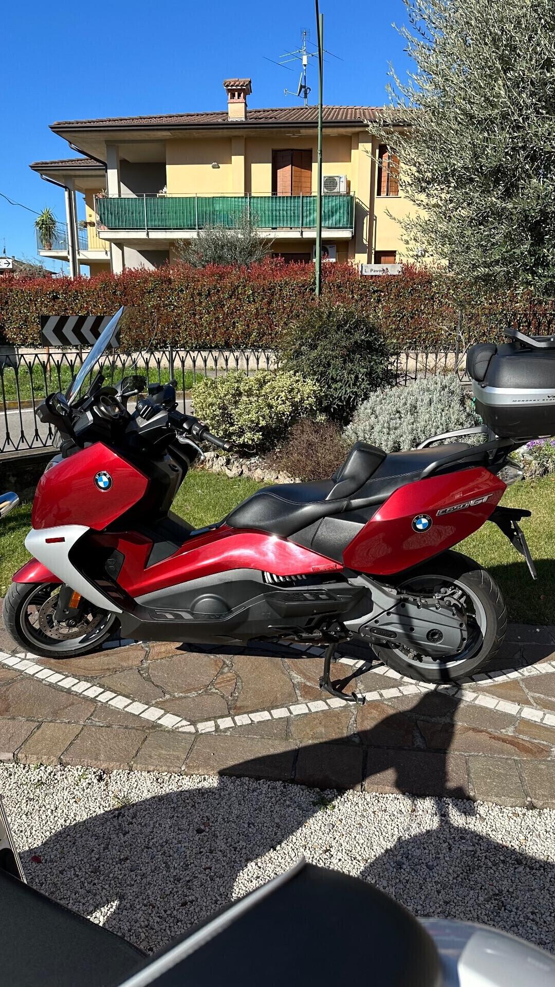 Bmw C 650 GT con bauletto