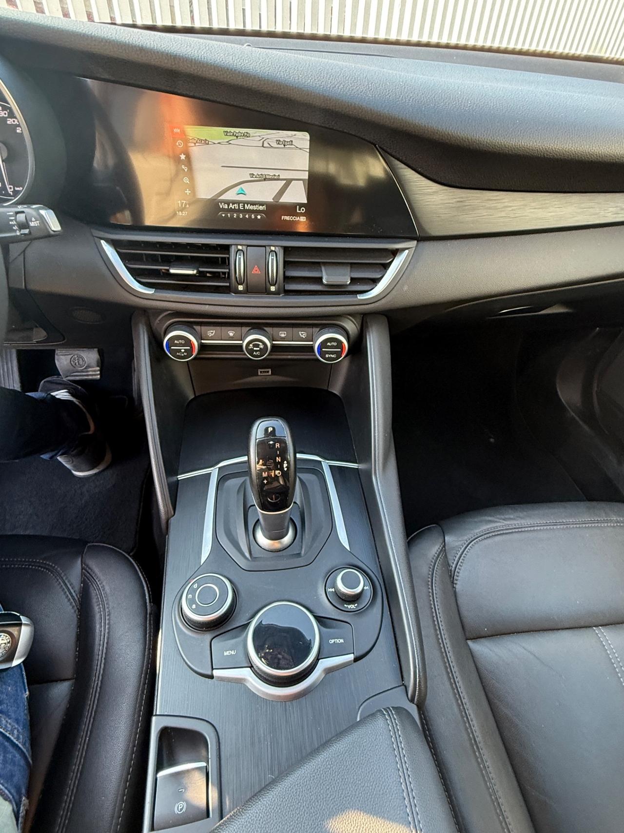 Alfa Romeo Giulia 2.2 Turbodiesel 136 CV AT8 Business