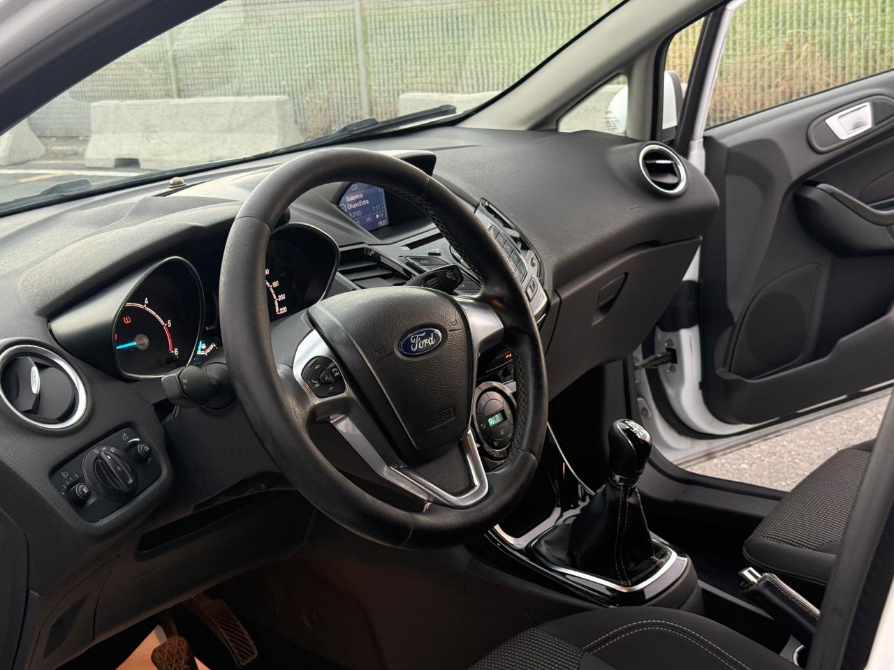 Ford Fiesta 1.5 TDCi 75CV - TITANIUM-FULL