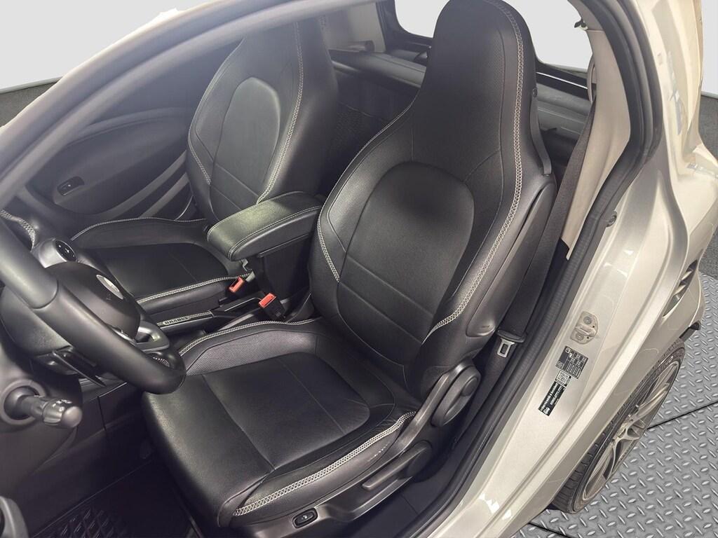 Smart fortwo 0.9 t. Brabus Xclusive 109cv twinamic
