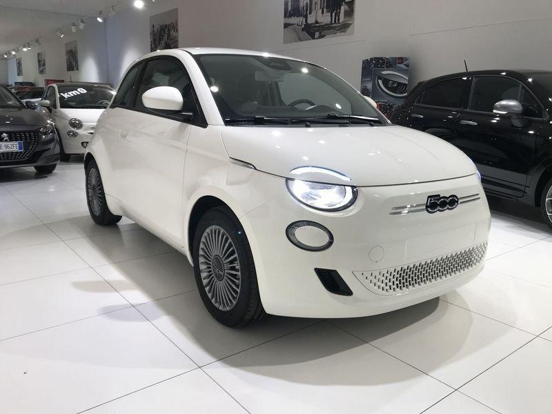 FIAT 500 Icon tua da €299 al mese con F+I Top