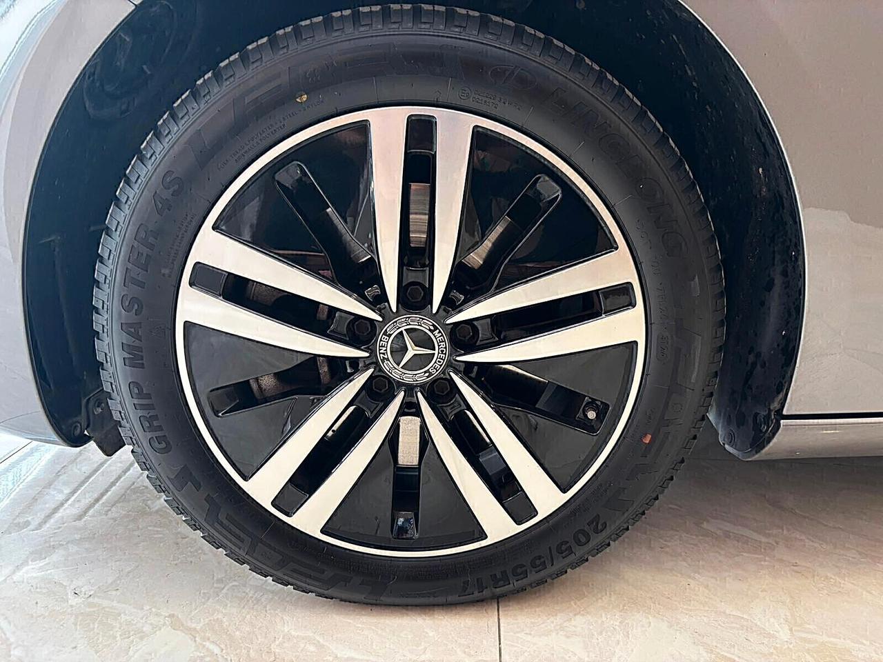 Mercedes A 250e Hybrid ** solo 82.000 km **