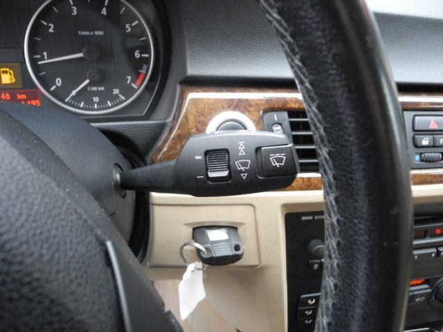 BMW 320 i Touring - PELLE - TETTO APRIBILE - LEGGERE NOTE