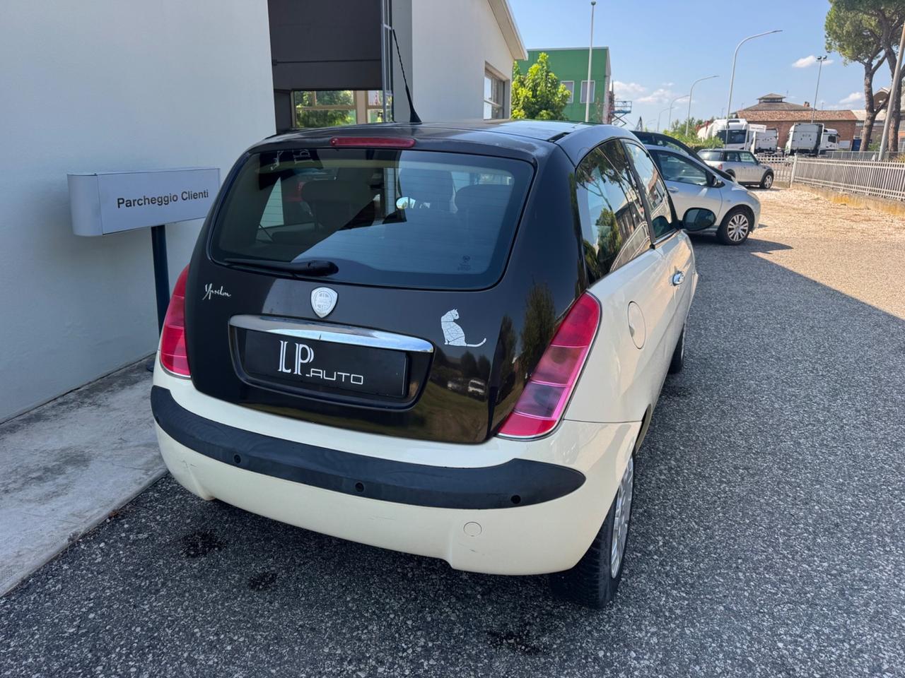 Lancia Ypsilon 1.4 Oro Giallo