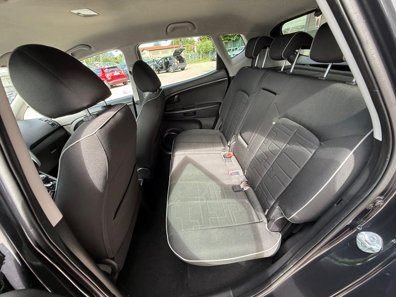 Kia Venga 1.4 CRDi 90CV - Neopatentati