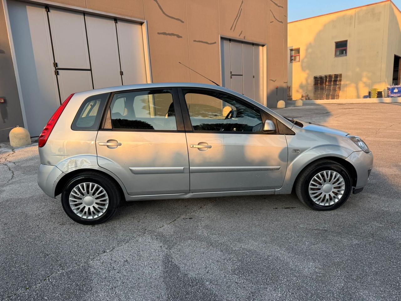 FORD FIESTA 1.2 BENZ 2007 12 MESI GARANZIA