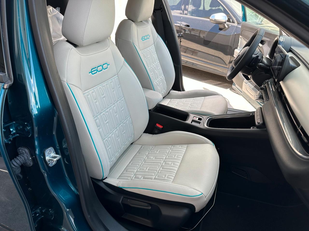 Fiat 600 Hybrid 100 CV DCT MHEV La Prima