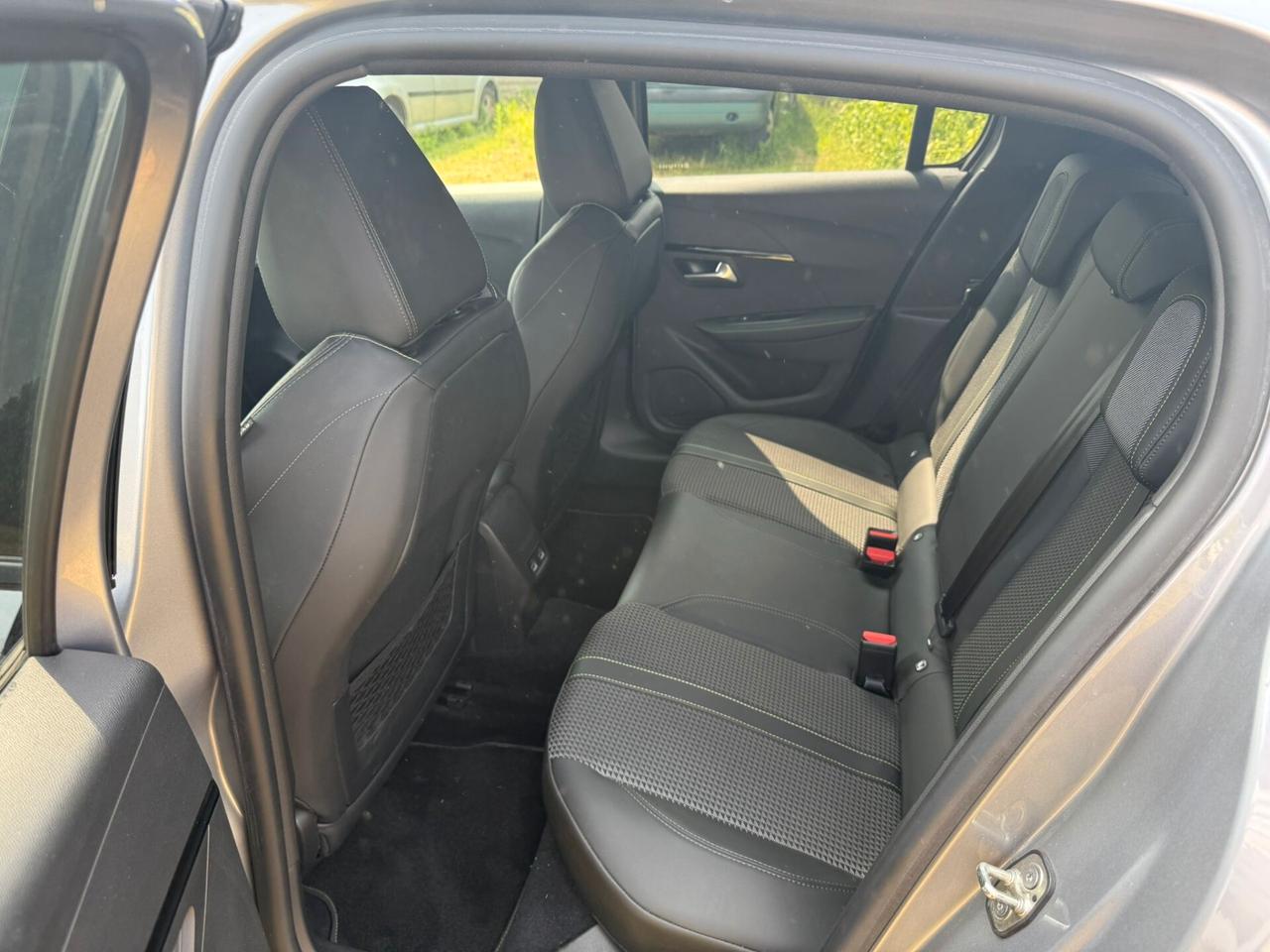 Peugeot 208 100 GT Line ADATTA NEOPATENTATI
