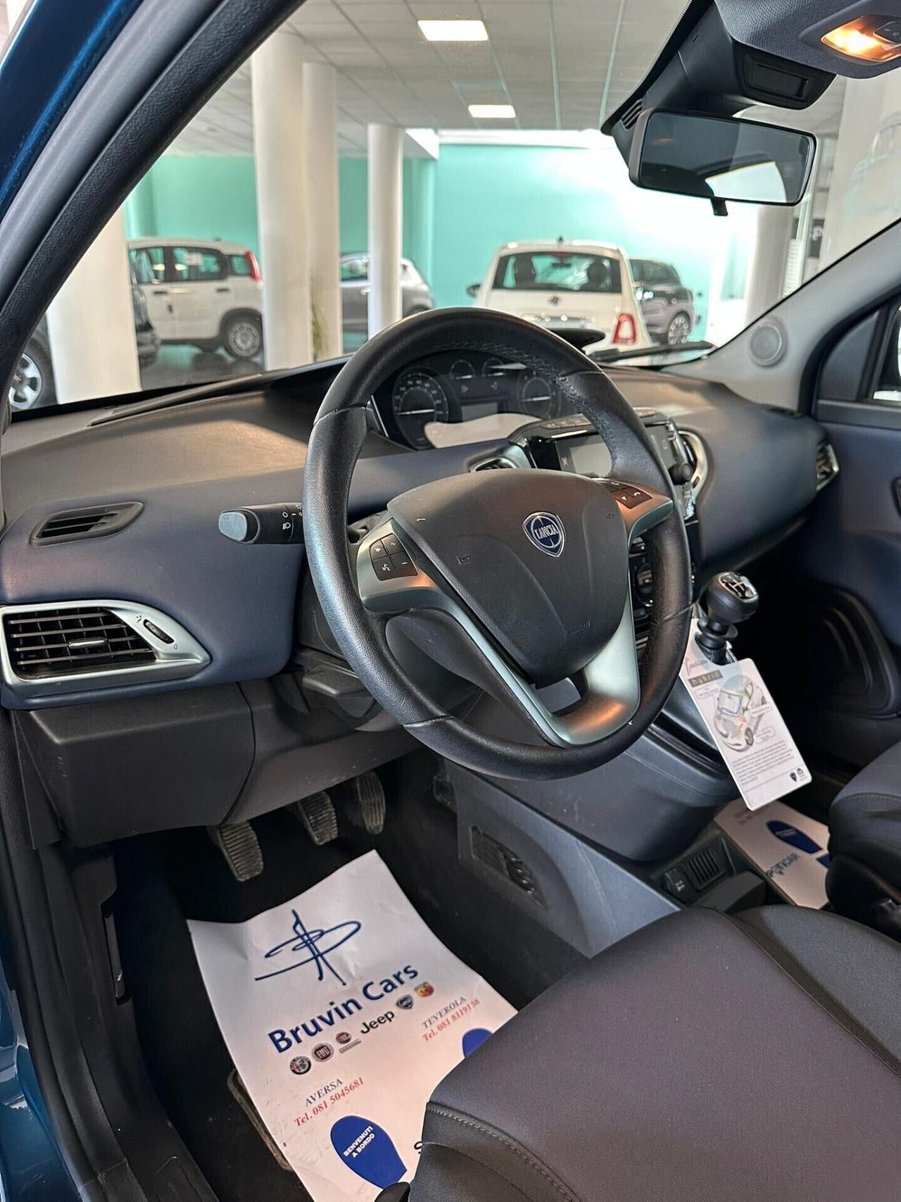 Lancia Ypsilon 1.0 Hybrid Platino 2024 FULL OPTIONAL