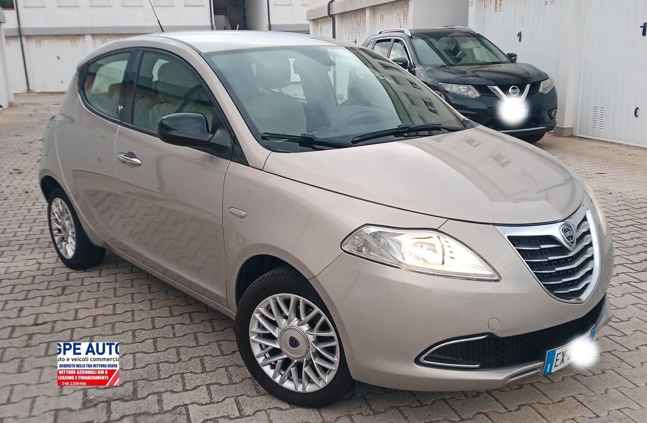 Lancia Ypsilon 1.2 69 CV 5 porte Platinum - 5 posti