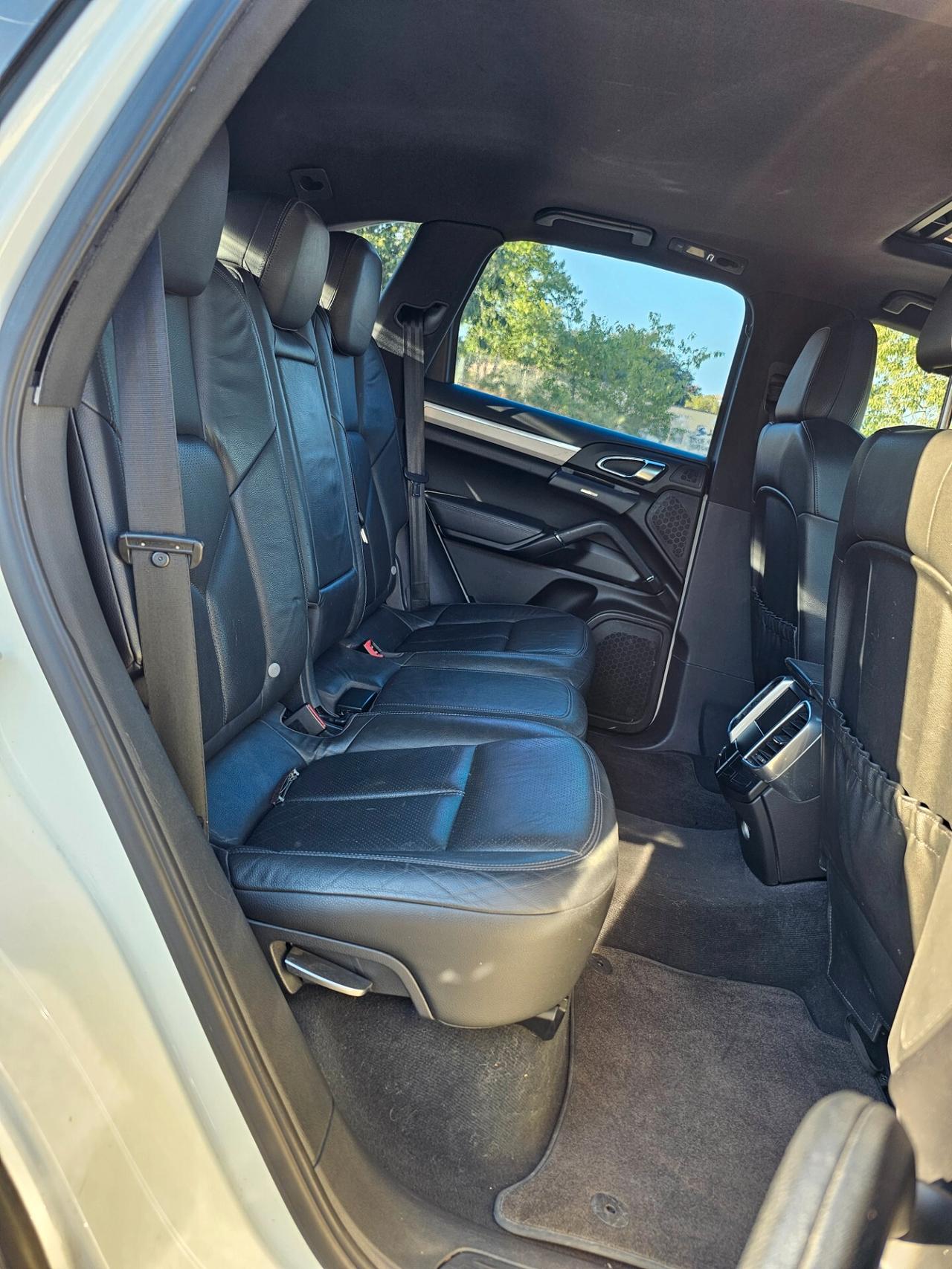 Porsche Cayenne 3.0 Diesel V6 240cv tetto apribile
