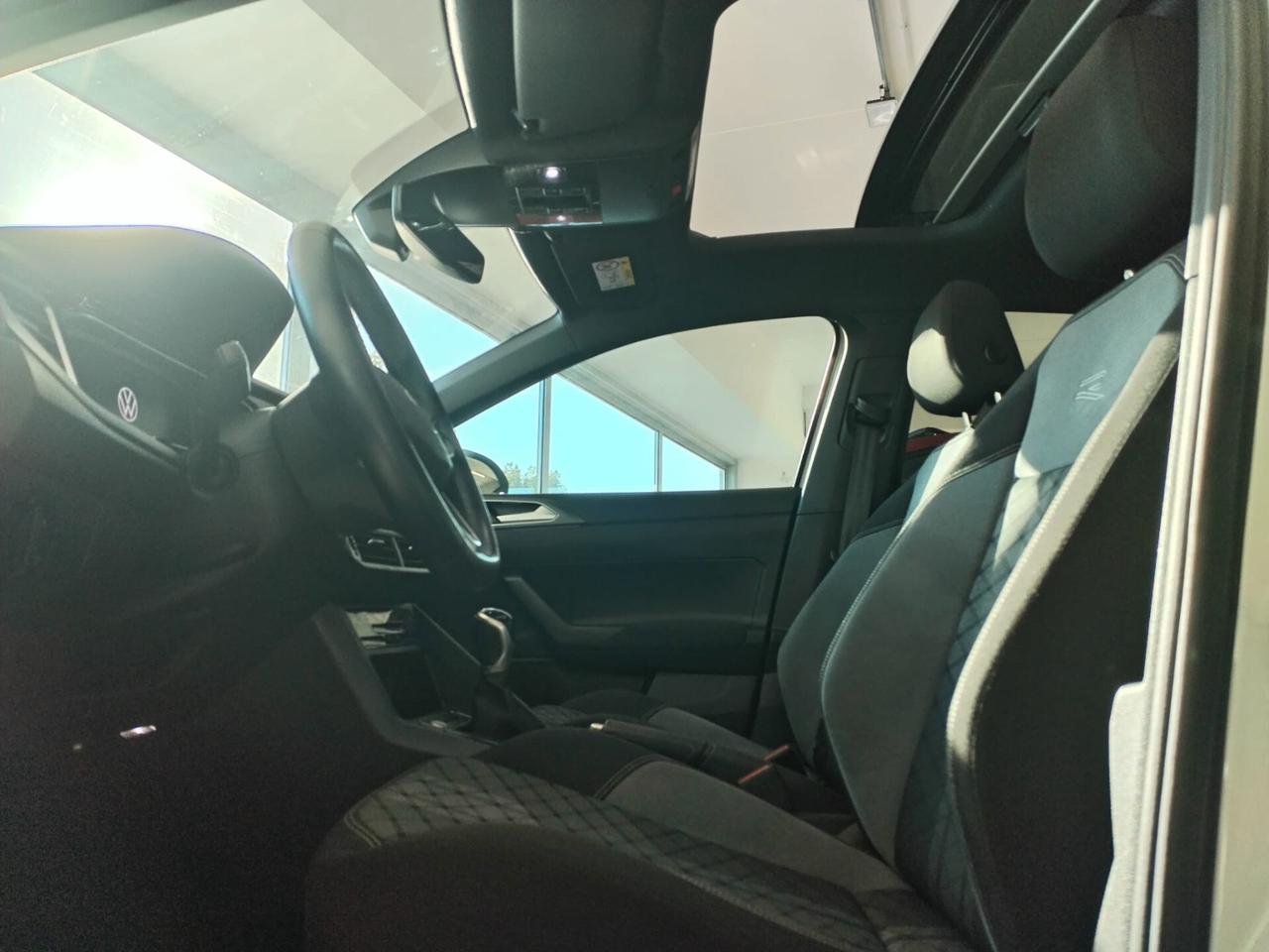 Volkswagen Taigo 1.0 TSI 110 CV DSG R-Line -Matix-Tetto-