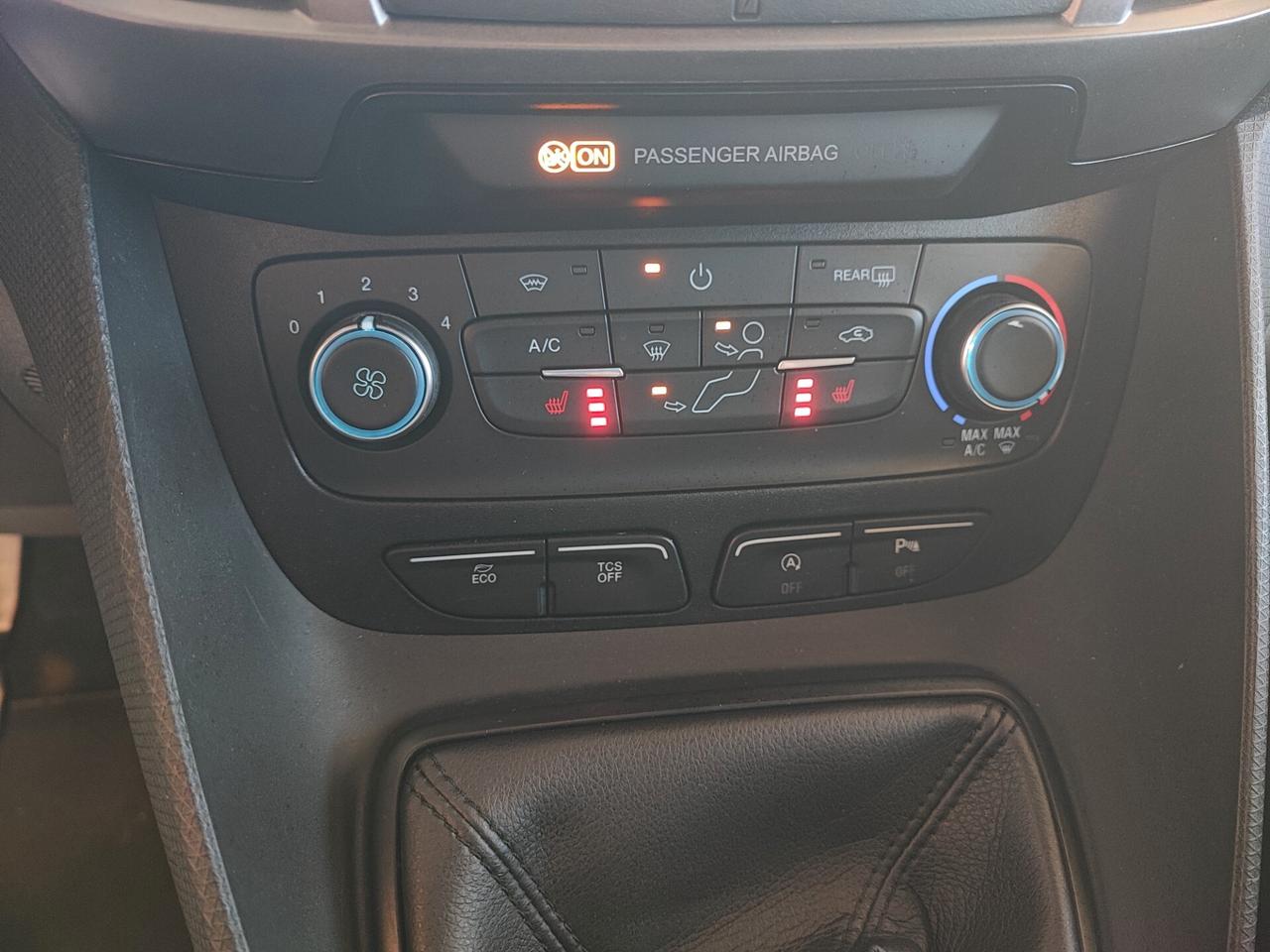 Ford Grand Tourneo Gancio Traino 7 Posti Euro 6