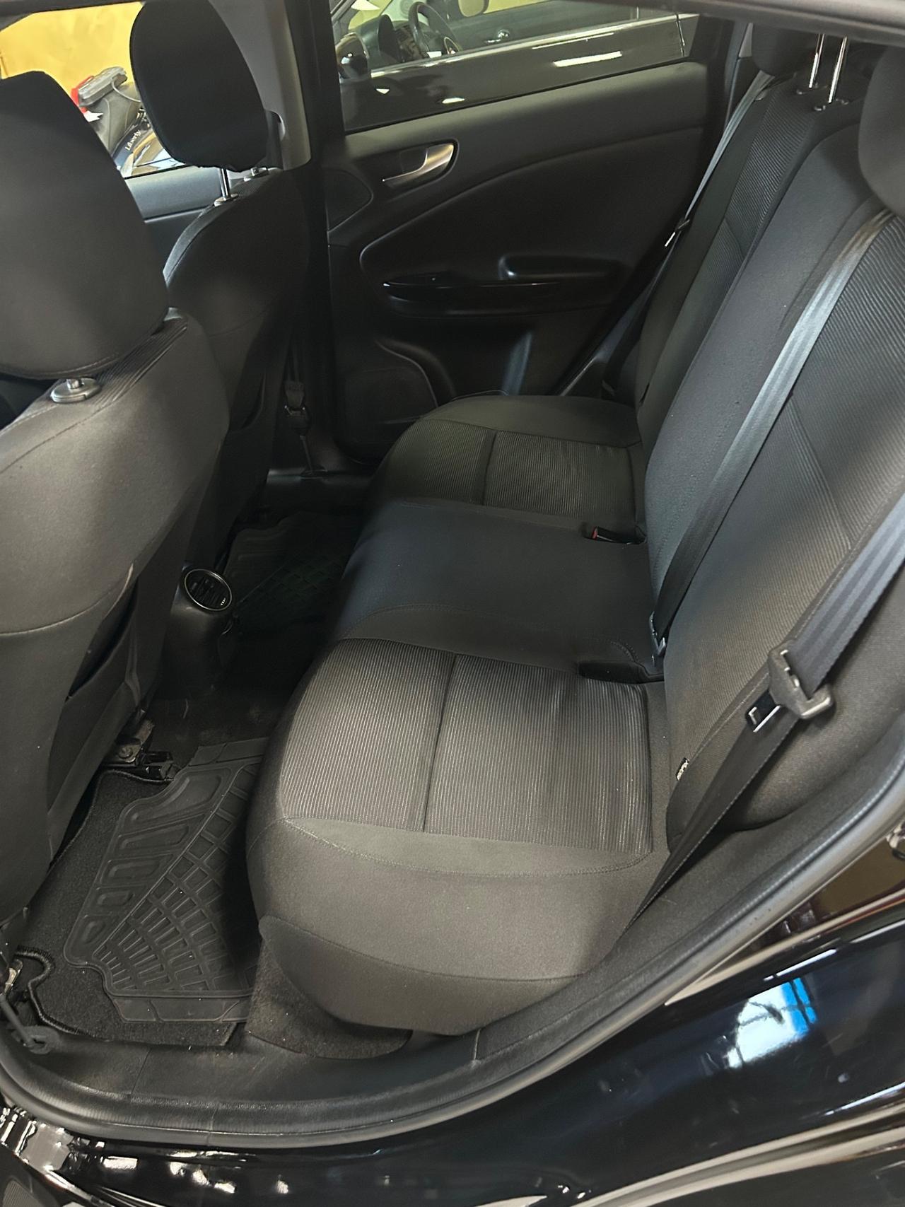 ALFA ROMEO GIULIETTA 1.6 Mjet “X NEOPATENTATI”-2012