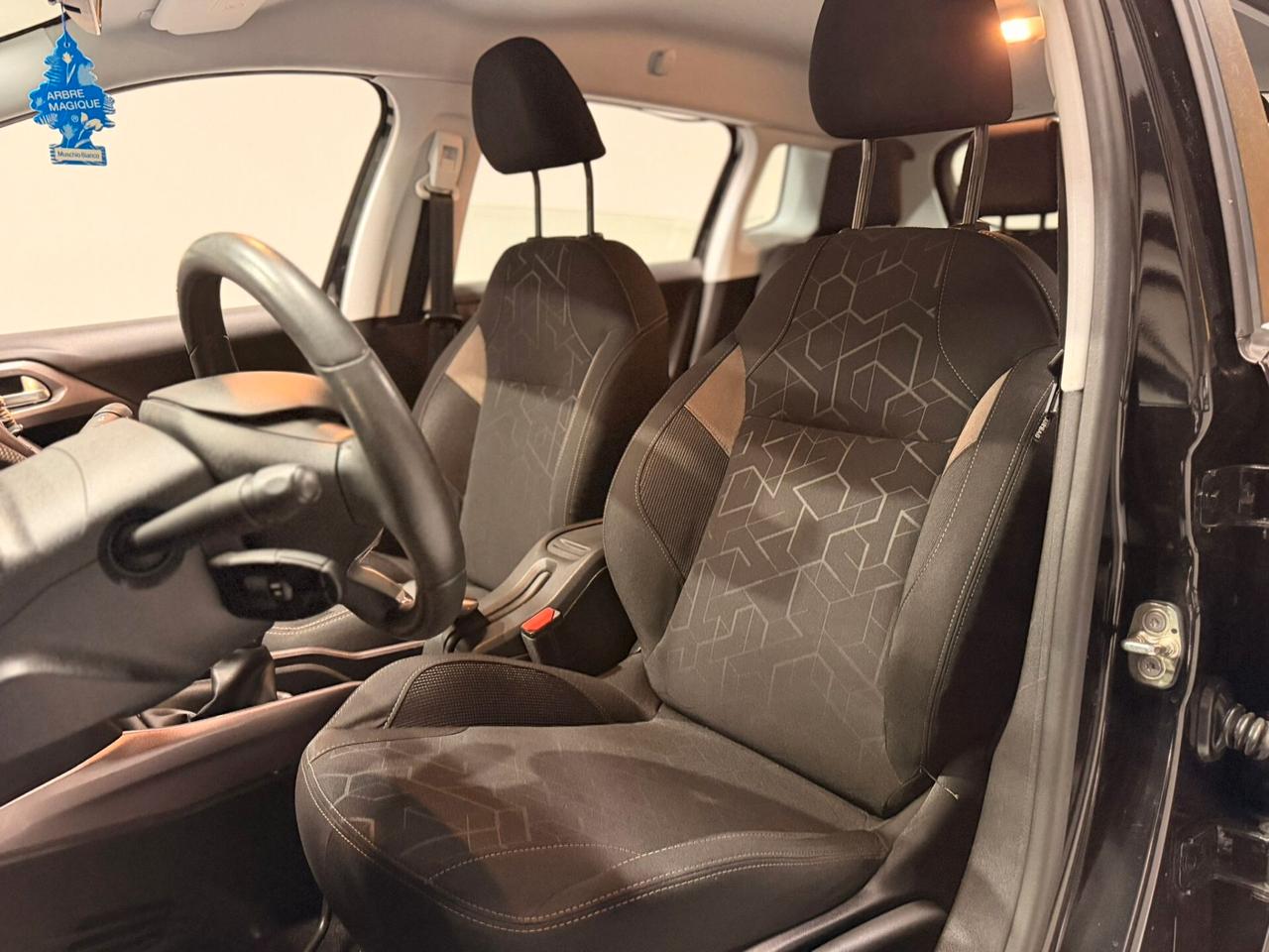 Peugeot 2008 1.2 VTi 82CV Allure