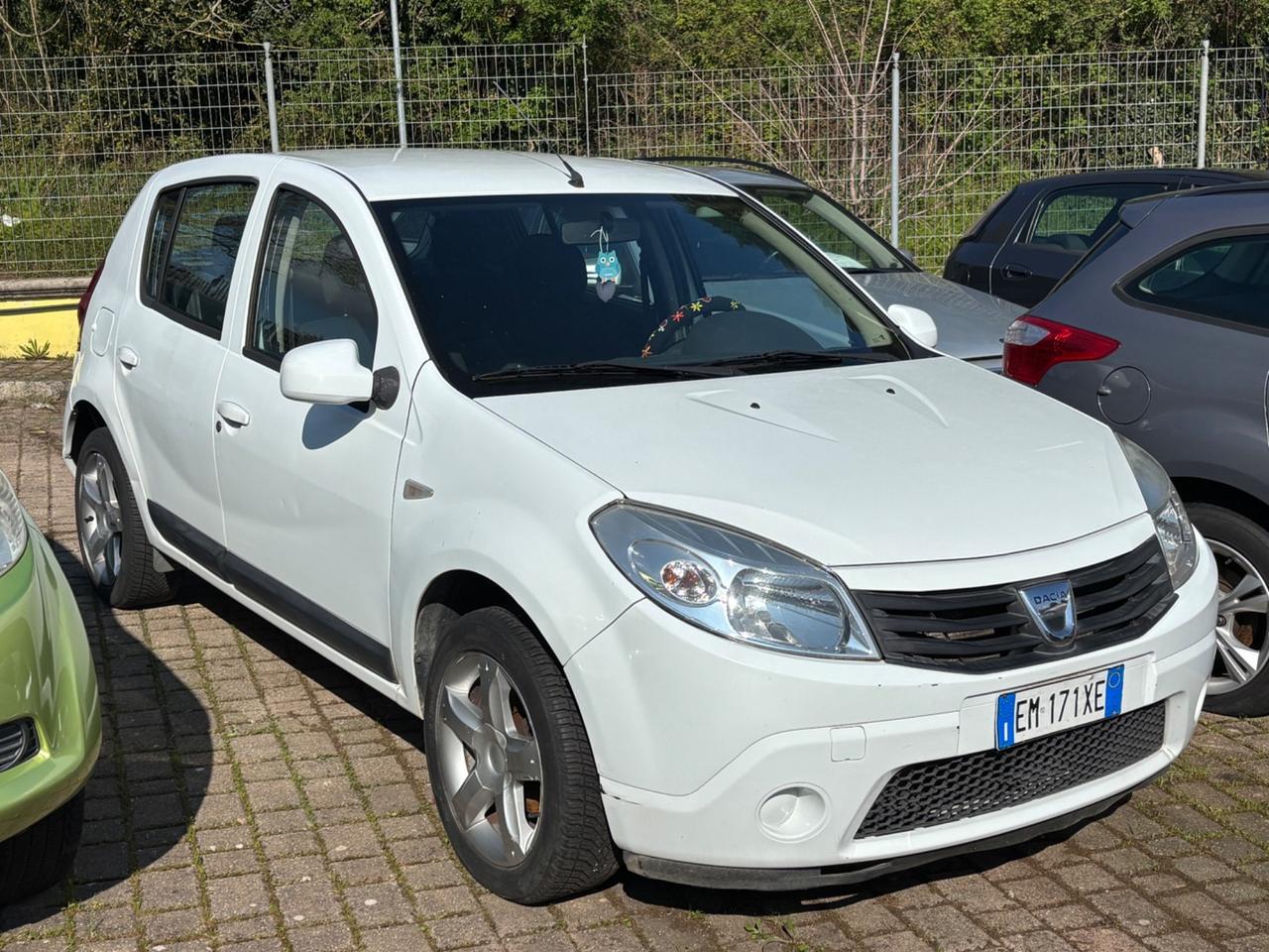Dacia Sandero 1.2 16V GPL 75CV permute garanzia finanziamento