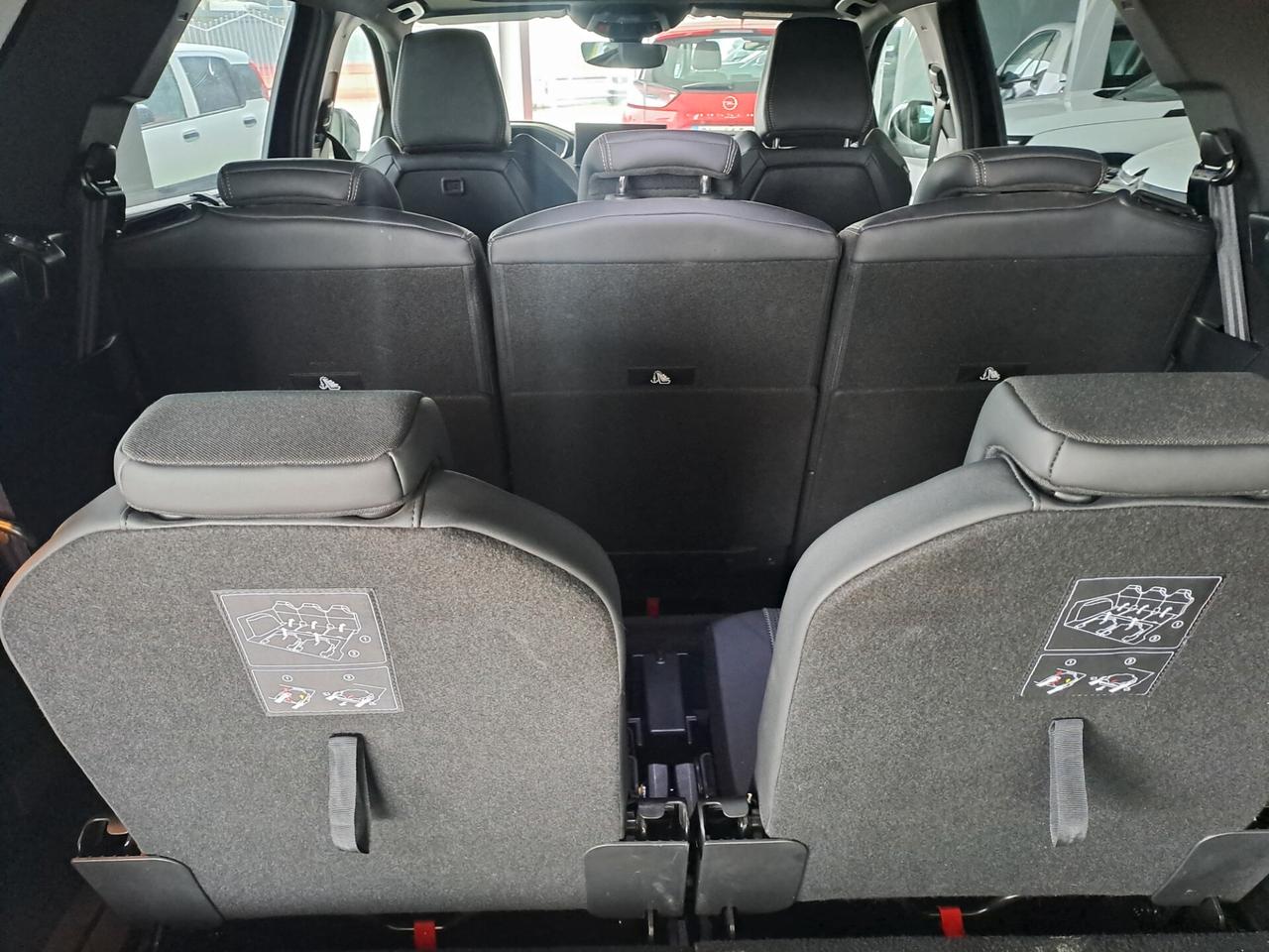 Peugeot 5008 blue HDi 180 EAT8 GT km 2023