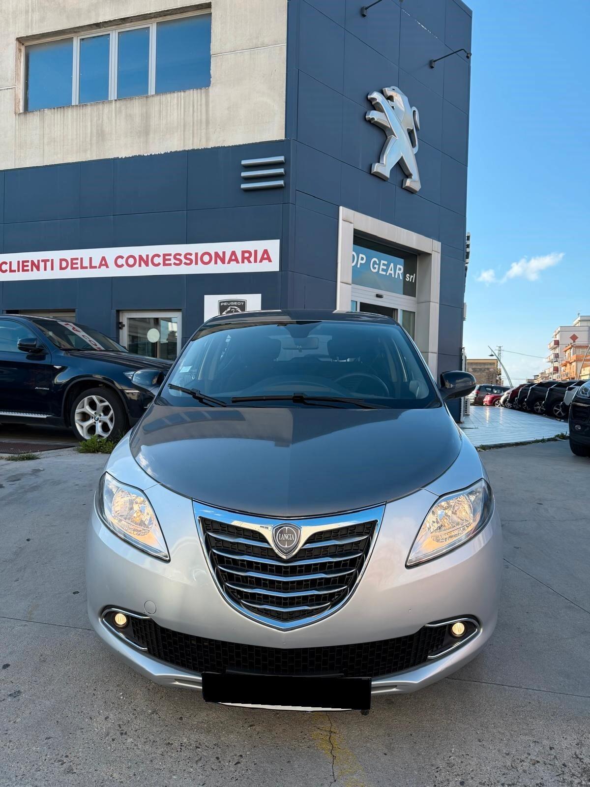 Lancia Ypsilon 0.9 TwinAir 85 CV 5 porte S&S Platinum