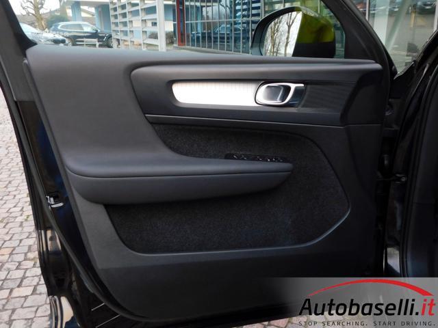 VOLVO XC40 B3 2.000 MHEV 163CV CORE AUTOMATICA NAVIGATORE