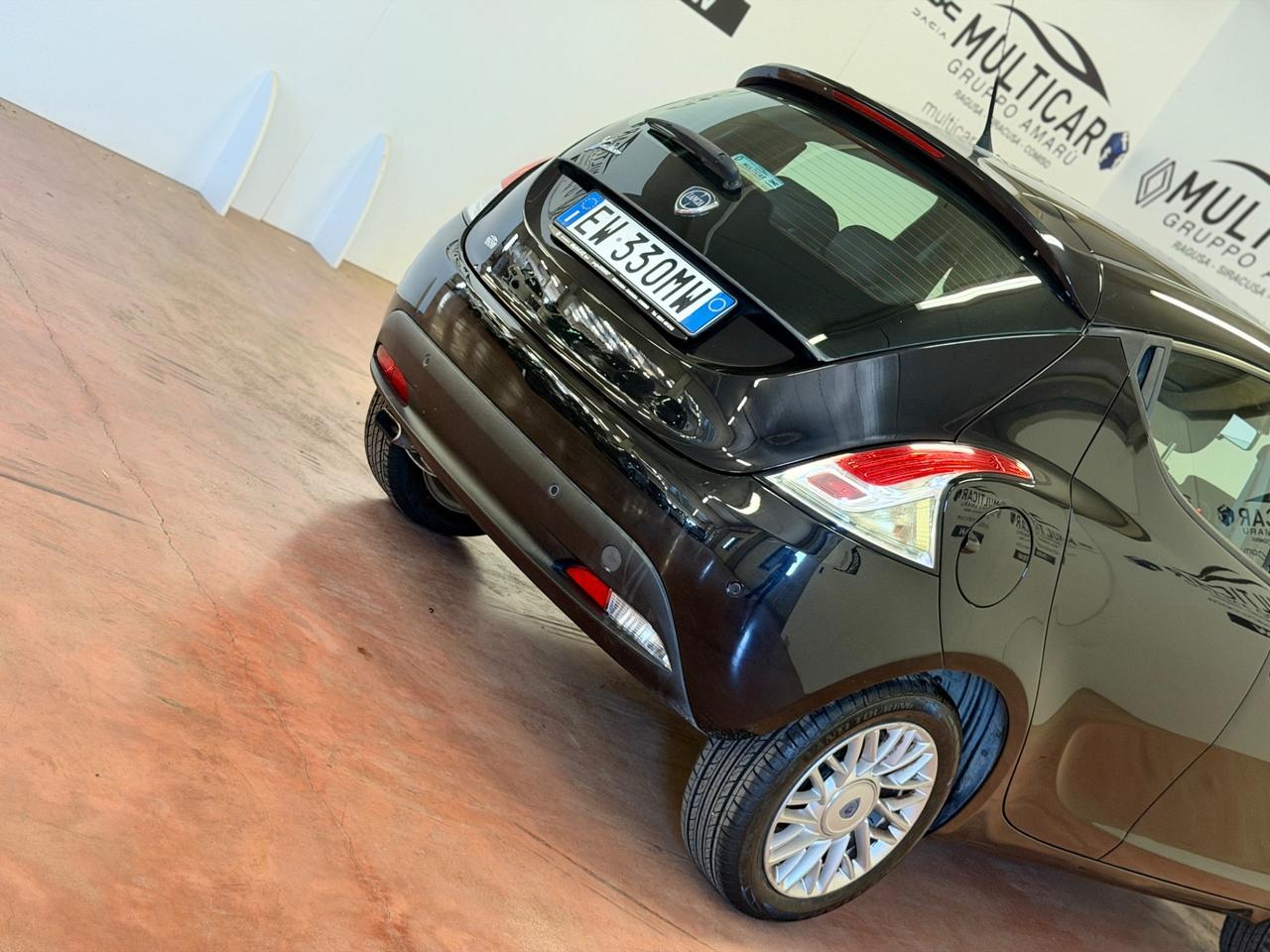Lancia Ypsilon 1.2 69 CV 5 porte S&S Gold