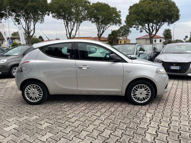 LANCIA Ypsilon 1.2 69 CV 5 porte Silver #Alcantara